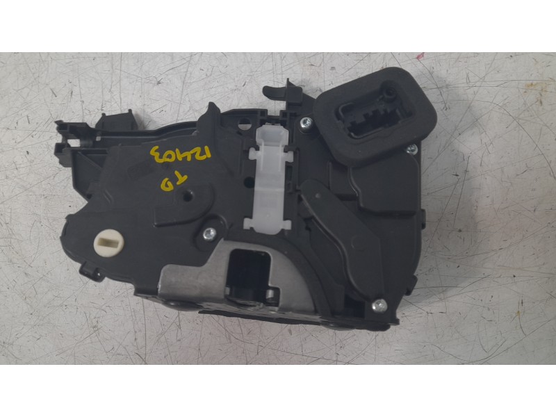 Recambio de cerradura puerta trasera derecha para volkswagen t-roc (a11, d11) 1.0 tsi referencia OEM IAM 3J0839016  