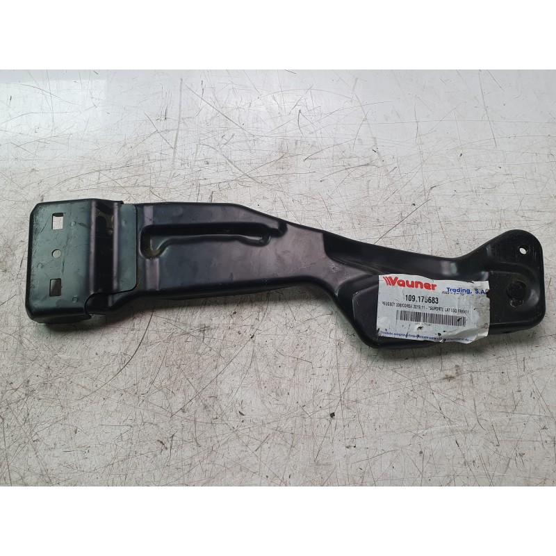Recambio de soporte paragolpes delantero izquierdo para opel corsa f (p2jo) 1.2 (68) referencia OEM IAM 109175683 PG14A12AL 