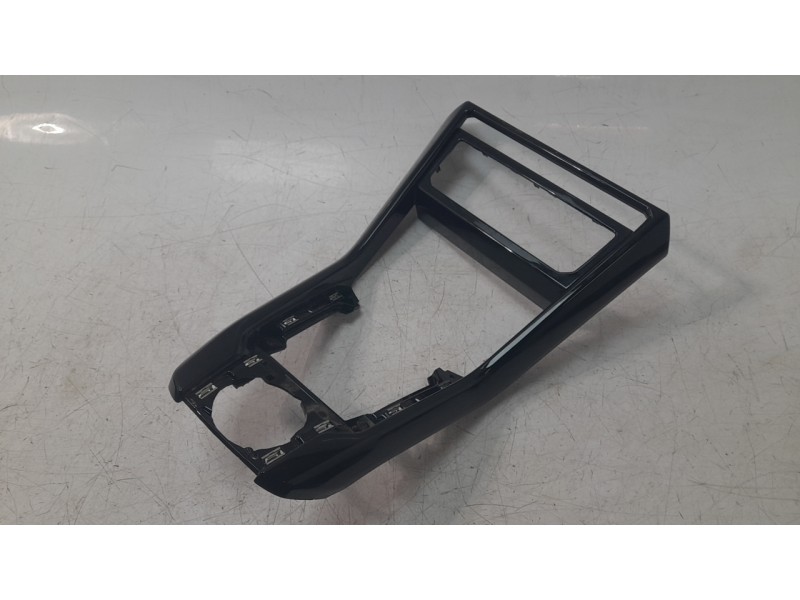 Recambio de moldura para volkswagen t-roc (a11, d11) 1.0 tsi referencia OEM IAM 2GA863099  
