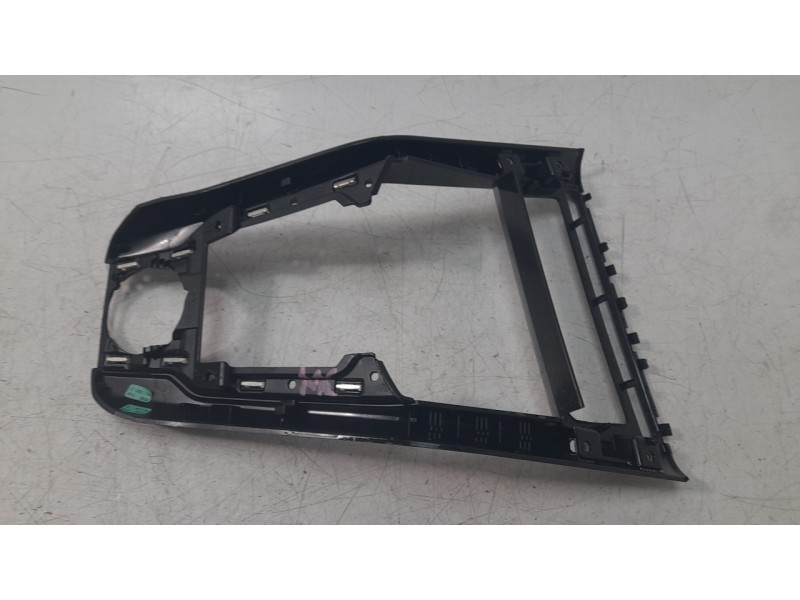 Recambio de moldura para volkswagen t-roc (a11, d11) 1.0 tsi referencia OEM IAM 2GA863099  