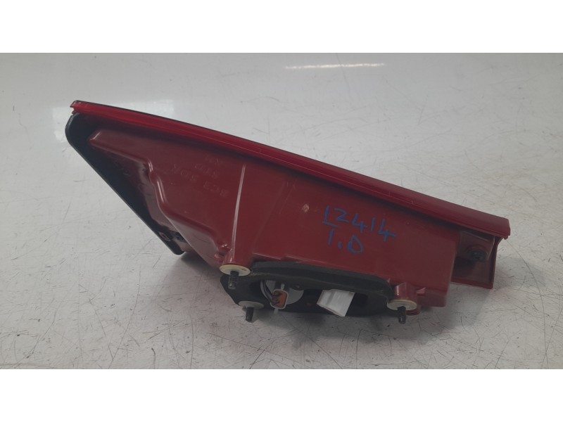 Recambio de piloto trasero derecho interior para hyundai i20 iii (bc3, bi3) 1.0 t-gdi referencia OEM IAM 92404Q0000  