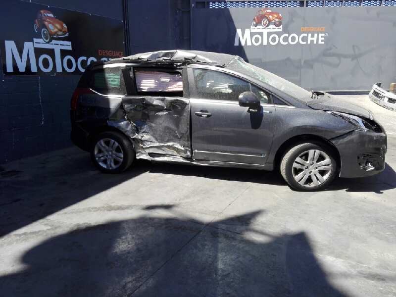 peugeot 5008 del año 2015