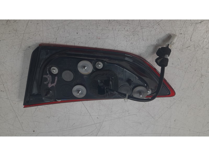 Recambio de piloto trasero izquierdo interior para mazda 3 sedán 2.5 e-skyactiv-g referencia OEM IAM BGKM513G0  