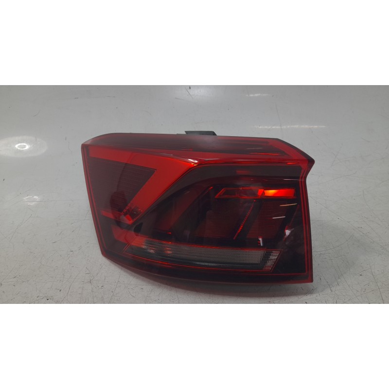 Recambio de piloto trasero izquierdo para volkswagen t-roc (a11, d11) 1.0 tsi referencia OEM IAM 2GA945095D  VG7704064