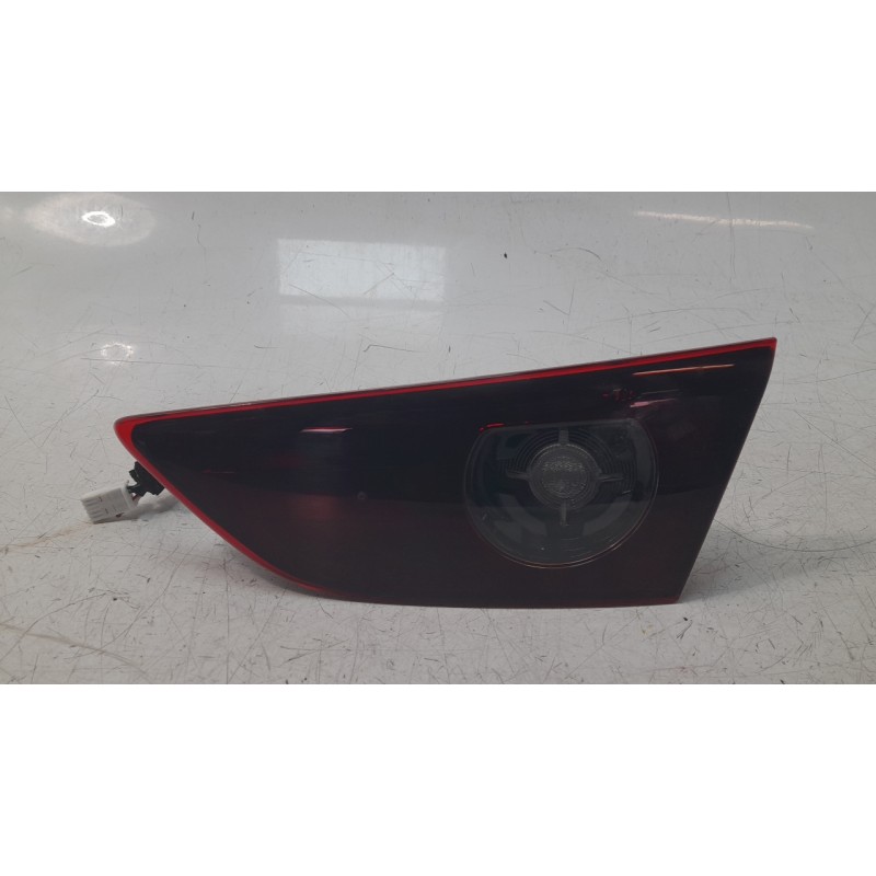 Recambio de piloto trasero derecho interior para mazda 3 sedán 2.5 e-skyactiv-g referencia OEM IAM BGKM513F0  
