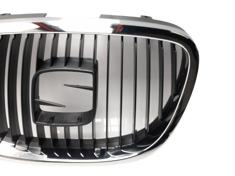 Recambio de rejilla delantera para seat leon (1p1) referencia OEM IAM 5P08536519B9 107212105 107212105/ST3202001