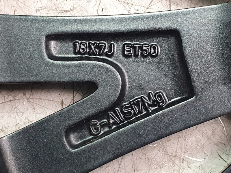 Recambio de llanta para toyota yaris cross (mxp_) 1.5 hybrid (mxpj10) referencia OEM IAM 426110DK90  