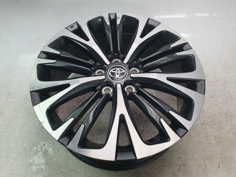 Recambio de llanta para toyota yaris cross (mxp_) 1.5 hybrid (mxpj10) referencia OEM IAM 426110DK90  