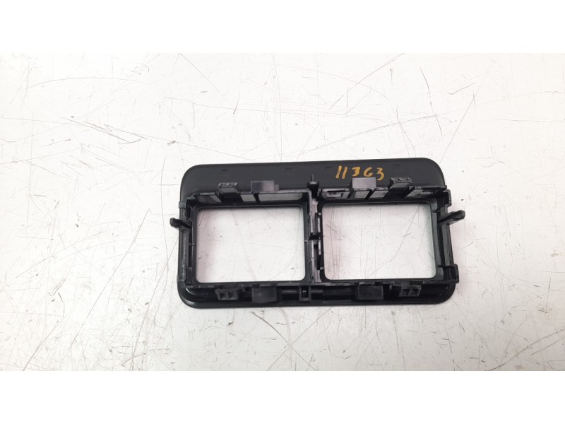Recambio de moldura para land rover range rover evoque referencia OEM IAM MOLDURA  