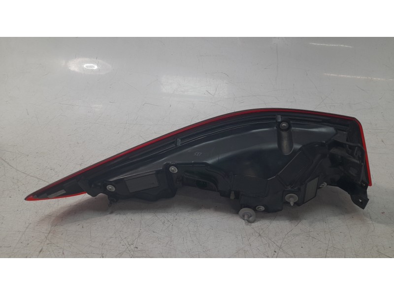 Recambio de piloto trasero derecho para mazda 3 sedán 2.5 e-skyactiv-g referencia OEM IAM BGKM51150  