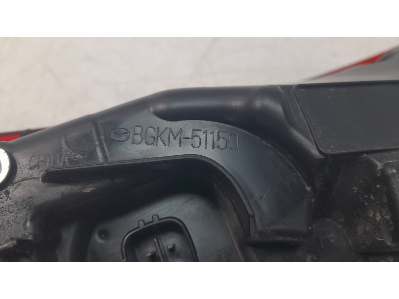 Recambio de piloto trasero derecho para mazda 3 sedán 2.5 e-skyactiv-g referencia OEM IAM BGKM51150  