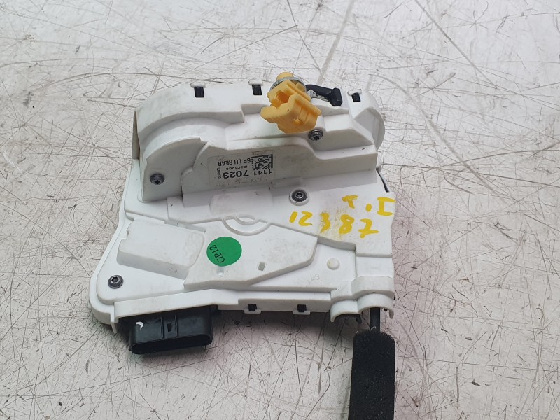 Recambio de cerradura puerta trasera izquierda para mg zs 1.5 hybrid+ referencia OEM IAM 11095997 IS3C12C0 