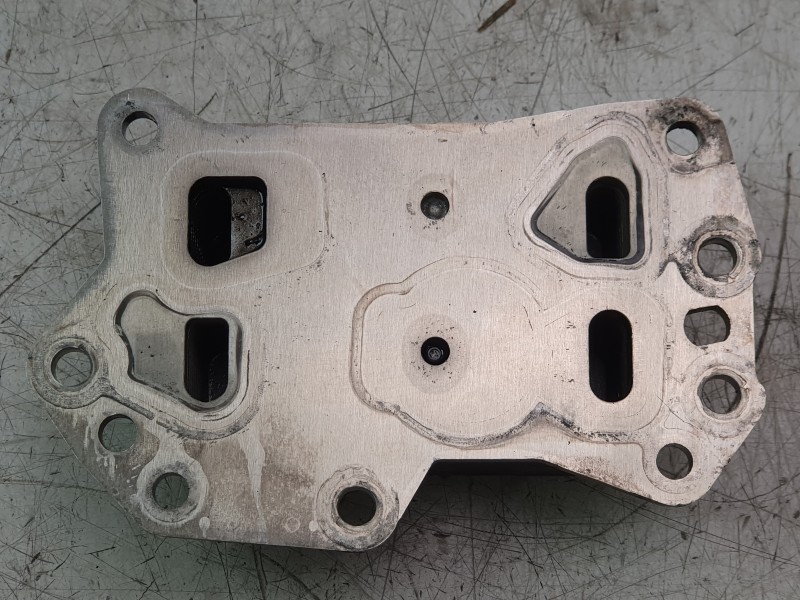 Recambio de enfriador aceite motor para renault megane iv hatchback (b9a/m/n_) 1.5 blue dci 115 (b9a6) referencia OEM IAM 213058