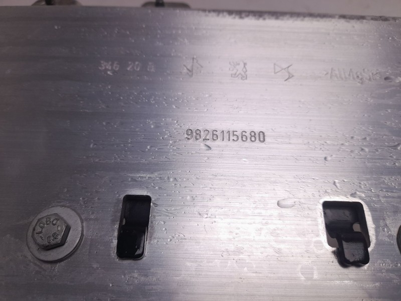 Recambio de refuerzo paragolpes delantero para peugeot 2008 (p1) allure referencia OEM IAM 9826115680  