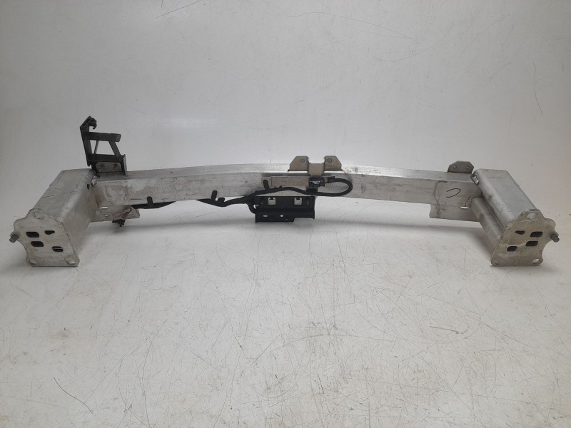 Recambio de refuerzo paragolpes delantero para peugeot 2008 (p1) allure referencia OEM IAM 9826115680  