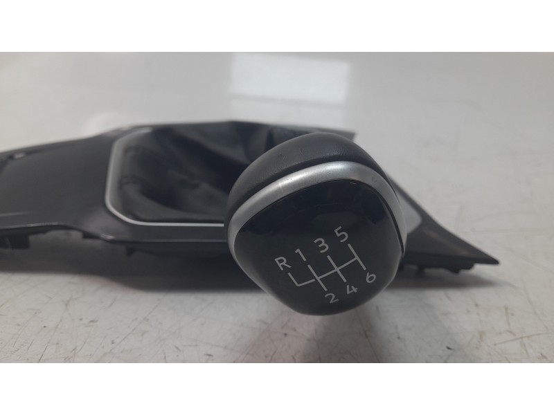 Recambio de pomo palanca cambio para volkswagen t-roc (a11, d11) 1.0 tsi referencia OEM IAM 2GA711456C  