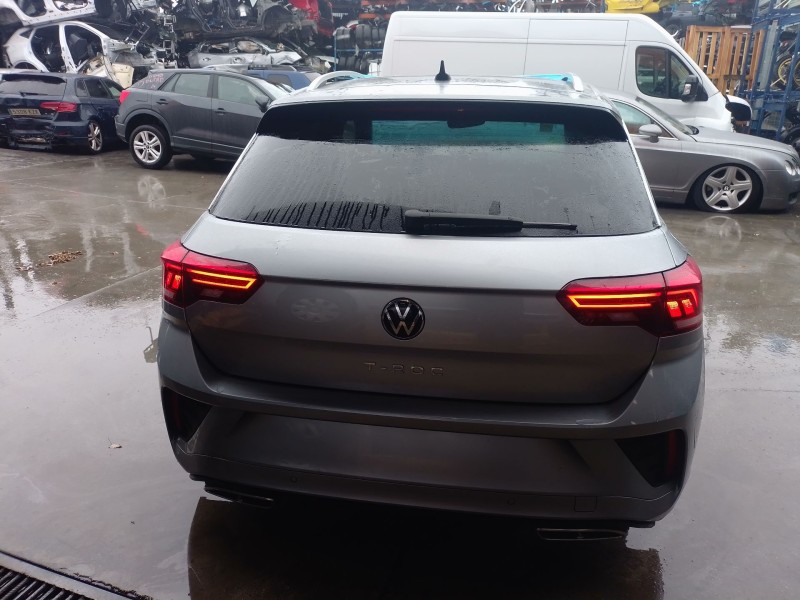 volkswagen t-roc (a11, d11) del año 2024