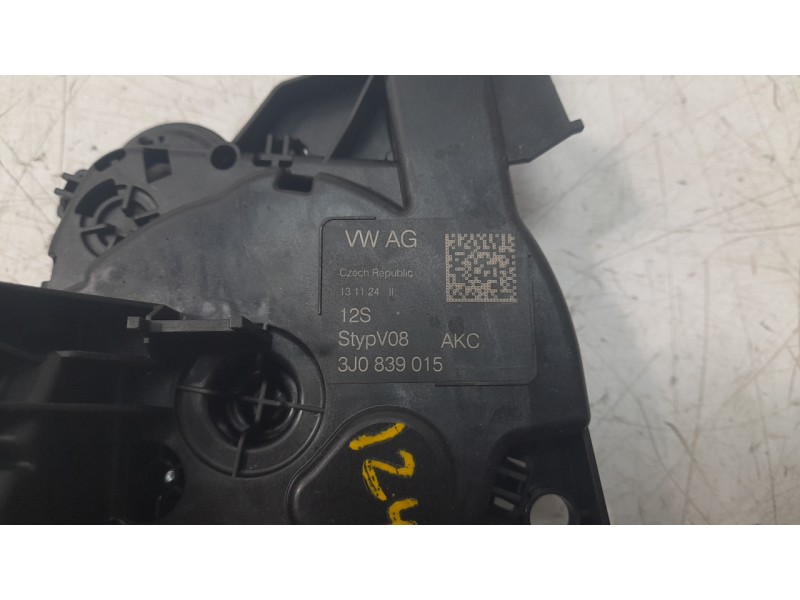 Recambio de cerradura puerta trasera izquierda para volkswagen t-roc (a11, d11) 1.0 tsi referencia OEM IAM 3J0839015  