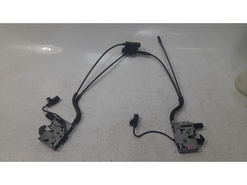 Recambio de cerradura capo para volkswagen t-roc (a11, d11) 1.0 tsi referencia OEM IAM 2GA823509A  
