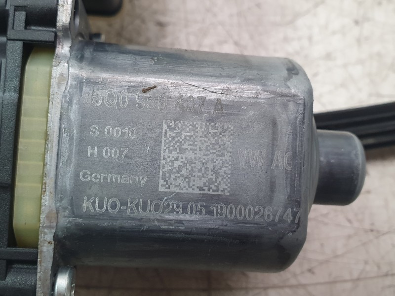 Recambio de elevalunas trasero izquierdo para seat leon (5f1) 1.5 tsi referencia OEM IAM 5F4839461D 0130822725 