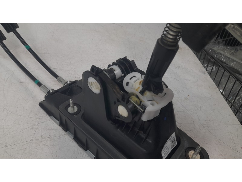 Recambio de palanca cambio para volkswagen t-roc (a11, d11) 1.0 tsi referencia OEM IAM 5R3711049P  