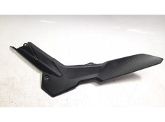 Recambio de moldura para honda cb 750 hornet referencia OEM IAM 83511MLBD00  