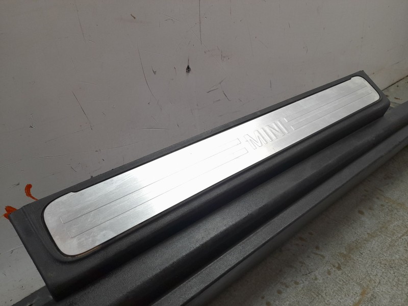 Recambio de estribos laterales para mini clubman (f54) cooper referencia OEM IAM 51777348914  
