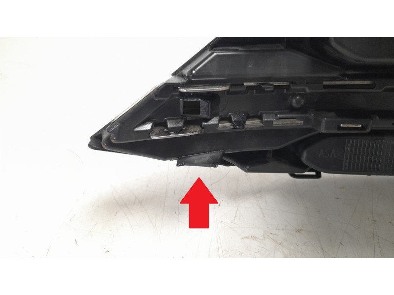 Recambio de rejilla paragolpes central para volkswagen t-roc (a11, d11) 1.0 tsi referencia OEM IAM 2GA853653H  
