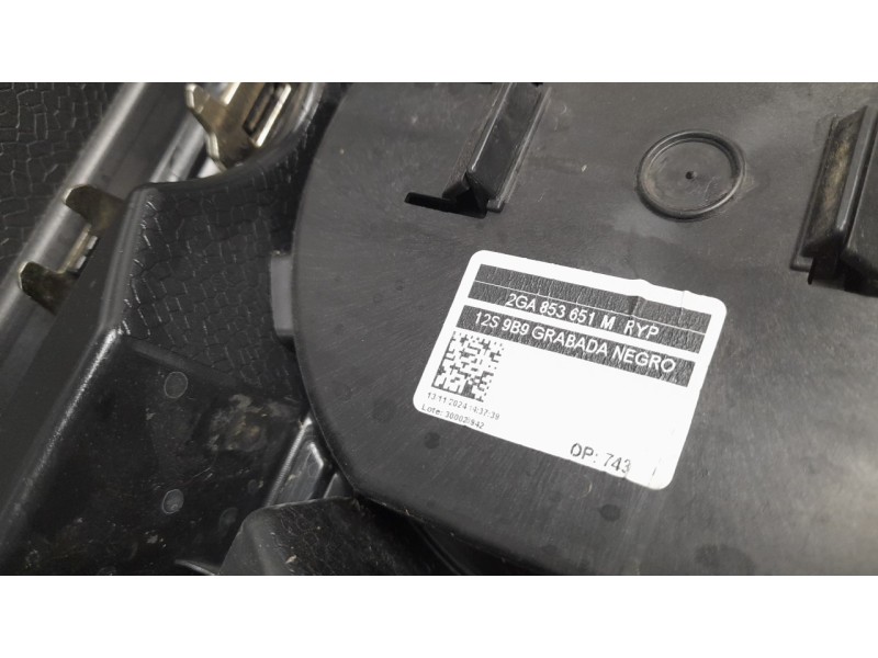 Recambio de rejilla paragolpes central para volkswagen t-roc (a11, d11) 1.0 tsi referencia OEM IAM 2GA853653H  