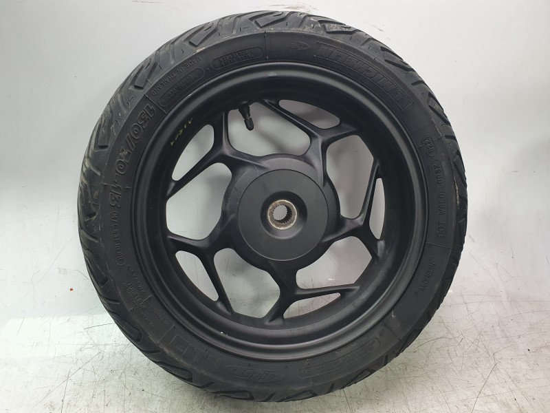 Recambio de llanta trasera para honda pcx 125 referencia OEM IAM 42650K1YD10ZA  