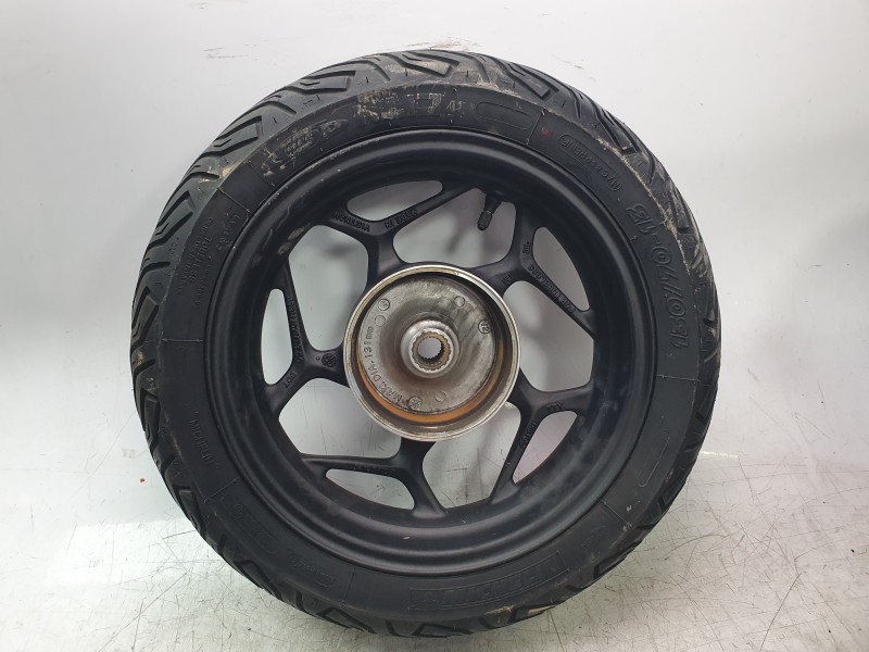 Recambio de llanta trasera para honda pcx 125 referencia OEM IAM 42650K1YD10ZA  