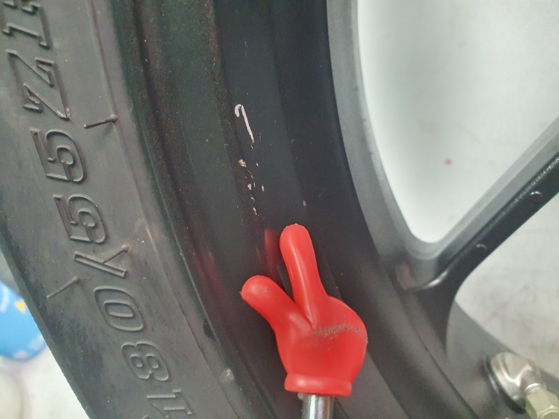 Recambio de llanta para honda cb 650r cb 650r referencia OEM IAM 42650MKND50  