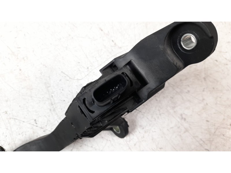 Recambio de potenciometro pedal para hyundai kona 1.0 tgdi cat referencia OEM IAM 00136810  