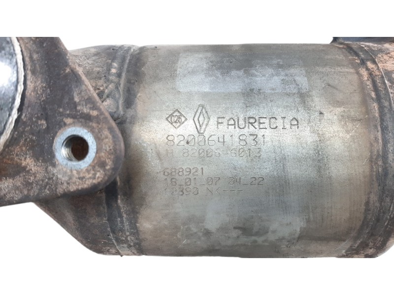 Recambio de catalizador para renault megane ii berlina 5p dynamique referencia OEM IAM 8200641831  