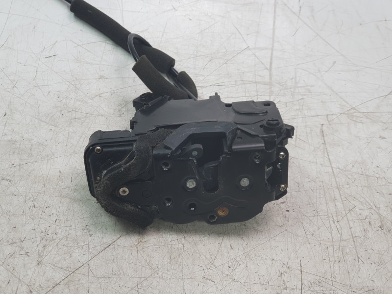 Recambio de cerradura puerta trasera izquierda para swm g01 1.5 referencia OEM IAM 6205310  