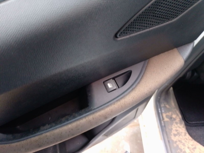 Recambio de mando elevalunas trasero izquierdo para ds ds 3 / ds 3 crossback (ur_, uc_, uj_) 1.5 bluehdi 100 referencia OEM IAM 
