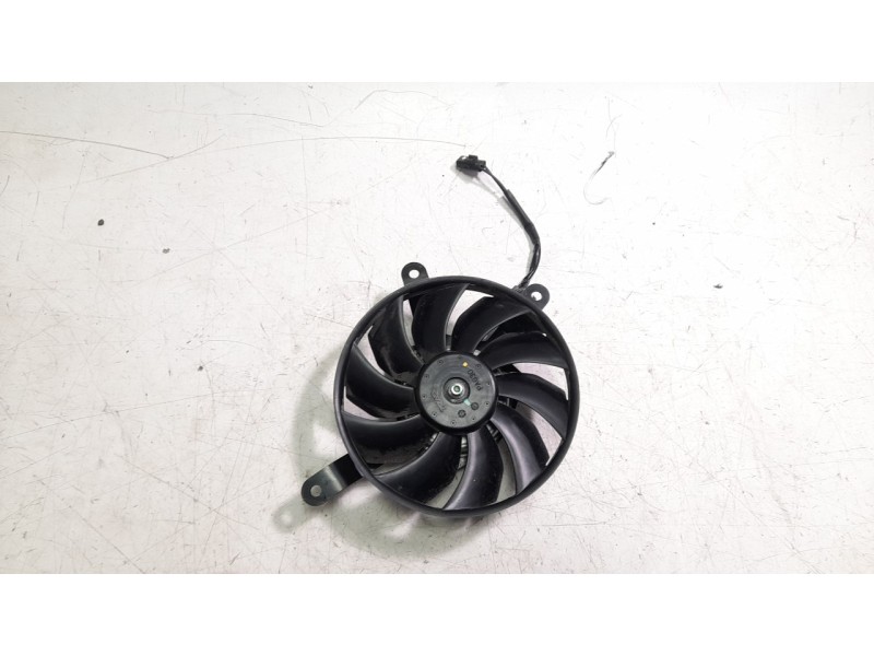 Recambio de electroventilador para honda cb 650r cb 650r referencia OEM IAM 19020MFGD01  