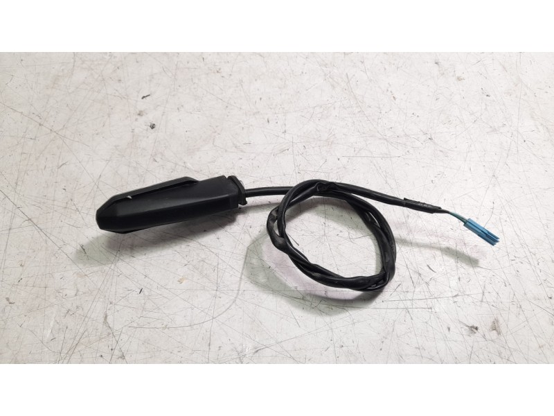Recambio de piloto trasero derecho para honda cb 650r cb 650r referencia OEM IAM 33600MKYD51  