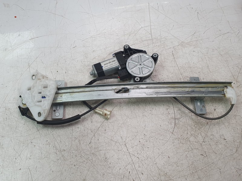 Recambio de elevalunas trasero izquierdo para swm g01 1.5 referencia OEM IAM 6204100  