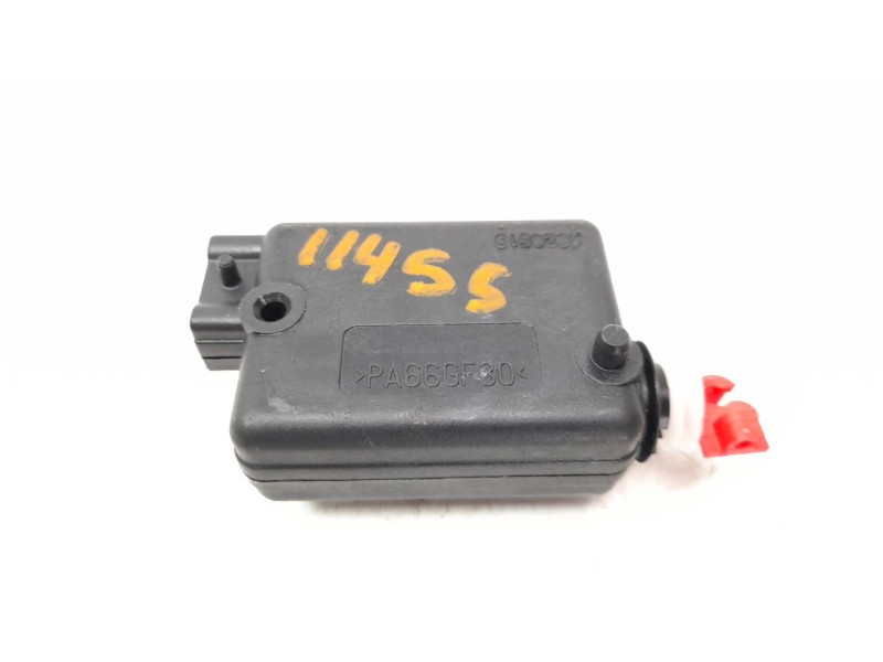 Recambio de tapa exterior combustible para dacia sandero 0.9 tce cat referencia OEM IAM 7700712901  