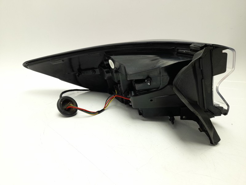 Recambio de piloto trasero derecho para ford kuga iii (dfk) 2.5 duratec plug-in-hybrid referencia OEM IAM LV4B13404BF  