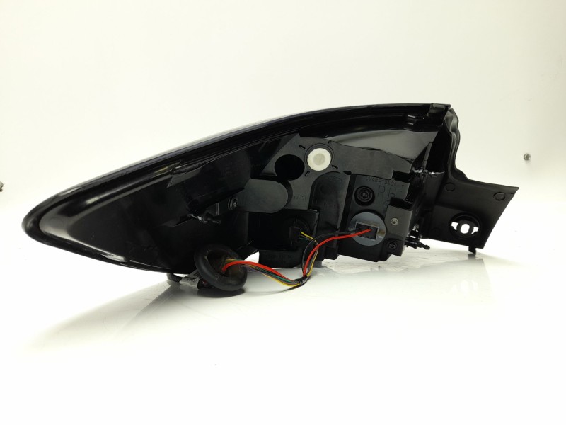 Recambio de piloto trasero derecho para ford kuga iii (dfk) 2.5 duratec plug-in-hybrid referencia OEM IAM LV4B13404BF  