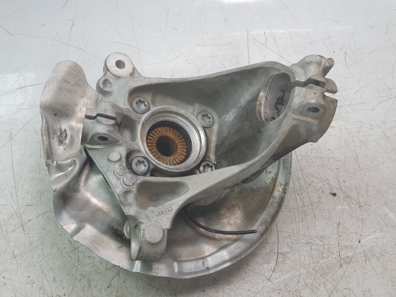 Recambio de mangueta delantera izquierda para bmw 1 (f40) 118 d referencia OEM IAM 6876646  