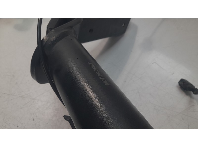 Recambio de refuerzo paragolpes trasero para audi q5 (8rb) 2.0 tdi quattro referencia OEM IAM 8R0813303  