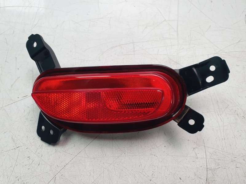 Recambio de piloto trasero izquierdo paragolpes para mg zs suv (azs1) 1.5 vti referencia OEM IAM 10571685  