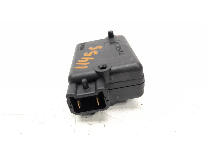Recambio de tapa exterior combustible para dacia sandero 0.9 tce cat referencia OEM IAM 7700712901  