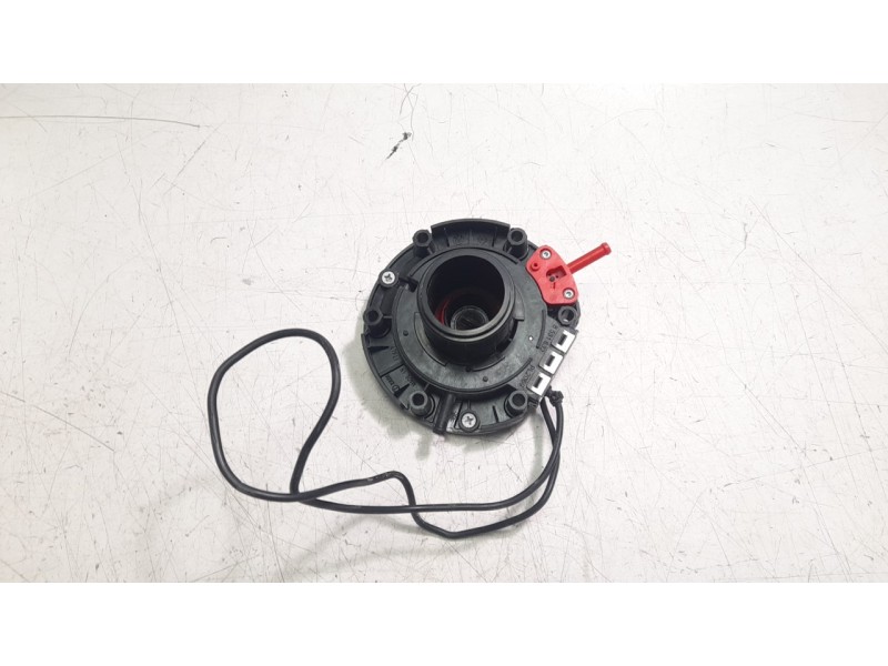 Recambio de tapa exterior combustible para bmw f 900 r referencia OEM IAM 16118394059  