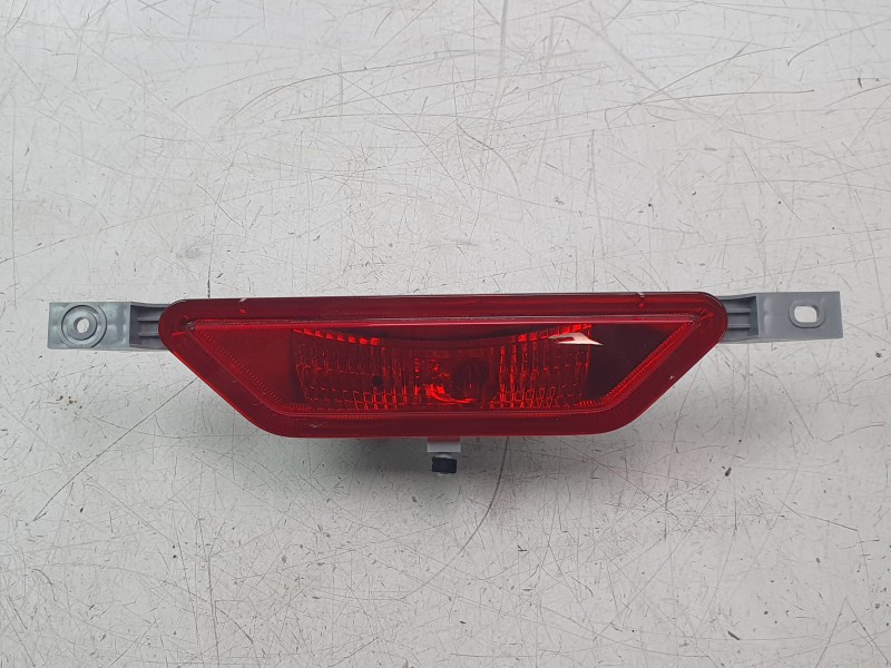 Recambio de piloto trasero central para dacia spring referencia OEM IAM 265803356R  