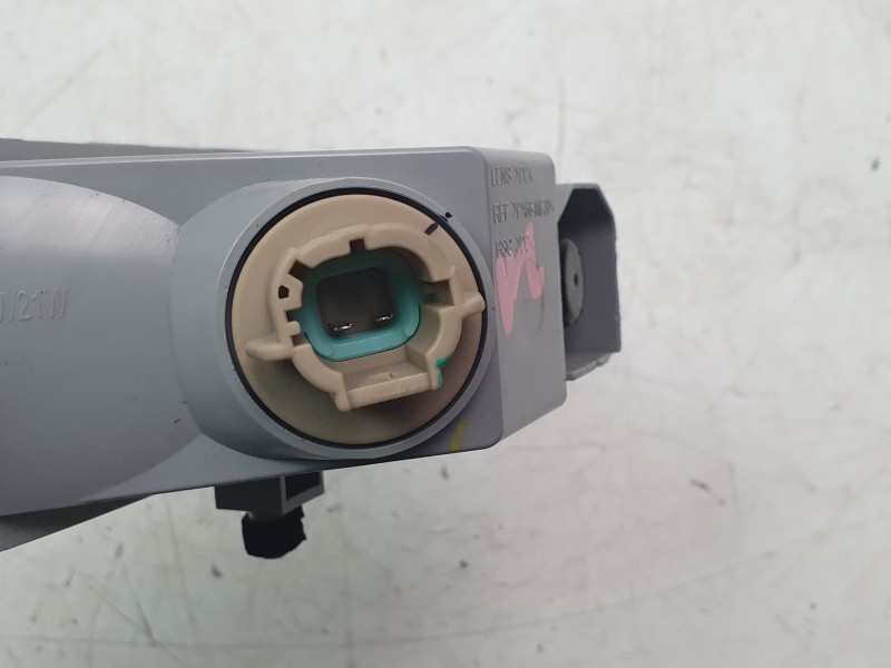 Recambio de piloto trasero central para dacia spring referencia OEM IAM 265803356R  