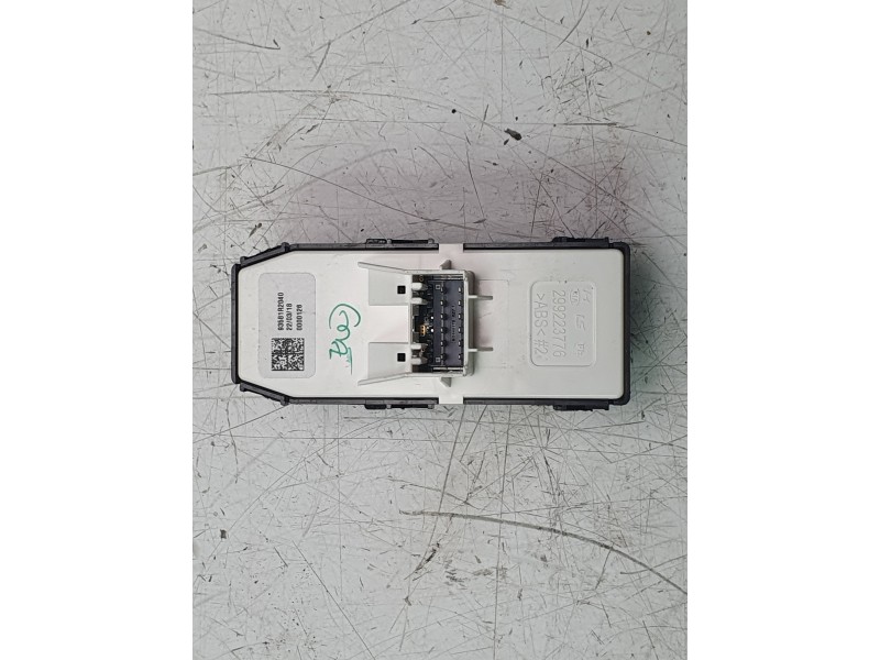 Recambio de mando elevalunas trasero derecho para kia sportage v (nq5) 1.6 t-gdi referencia OEM IAM 93581R2040  